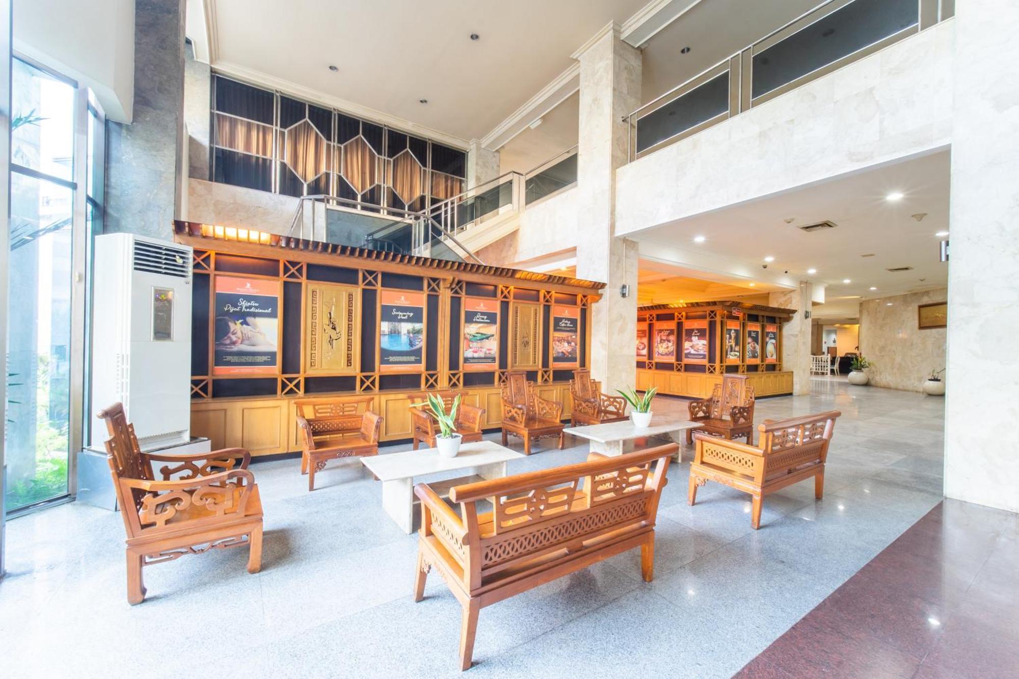 Klandasan Kecil Adika Hotel Bahtera מראה חיצוני תמונה