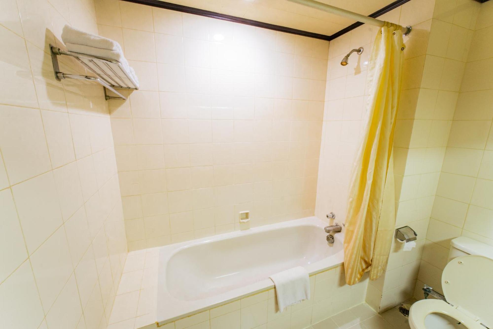 Klandasan Kecil Adika Hotel Bahtera מראה חיצוני תמונה