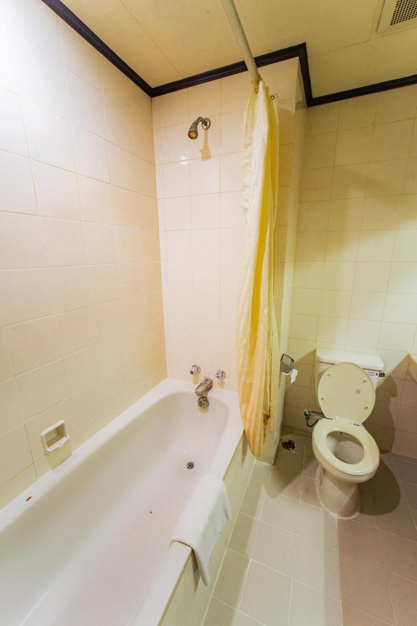 Klandasan Kecil Adika Hotel Bahtera מראה חיצוני תמונה