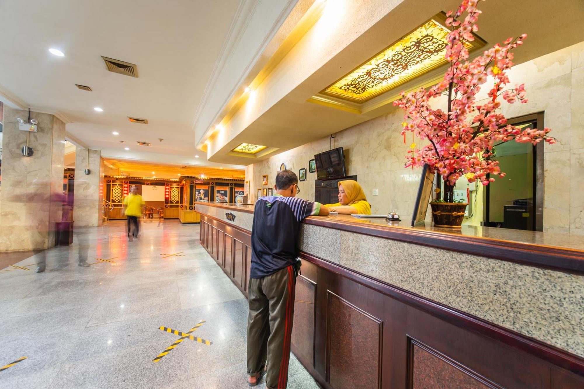 Klandasan Kecil Adika Hotel Bahtera מראה חיצוני תמונה